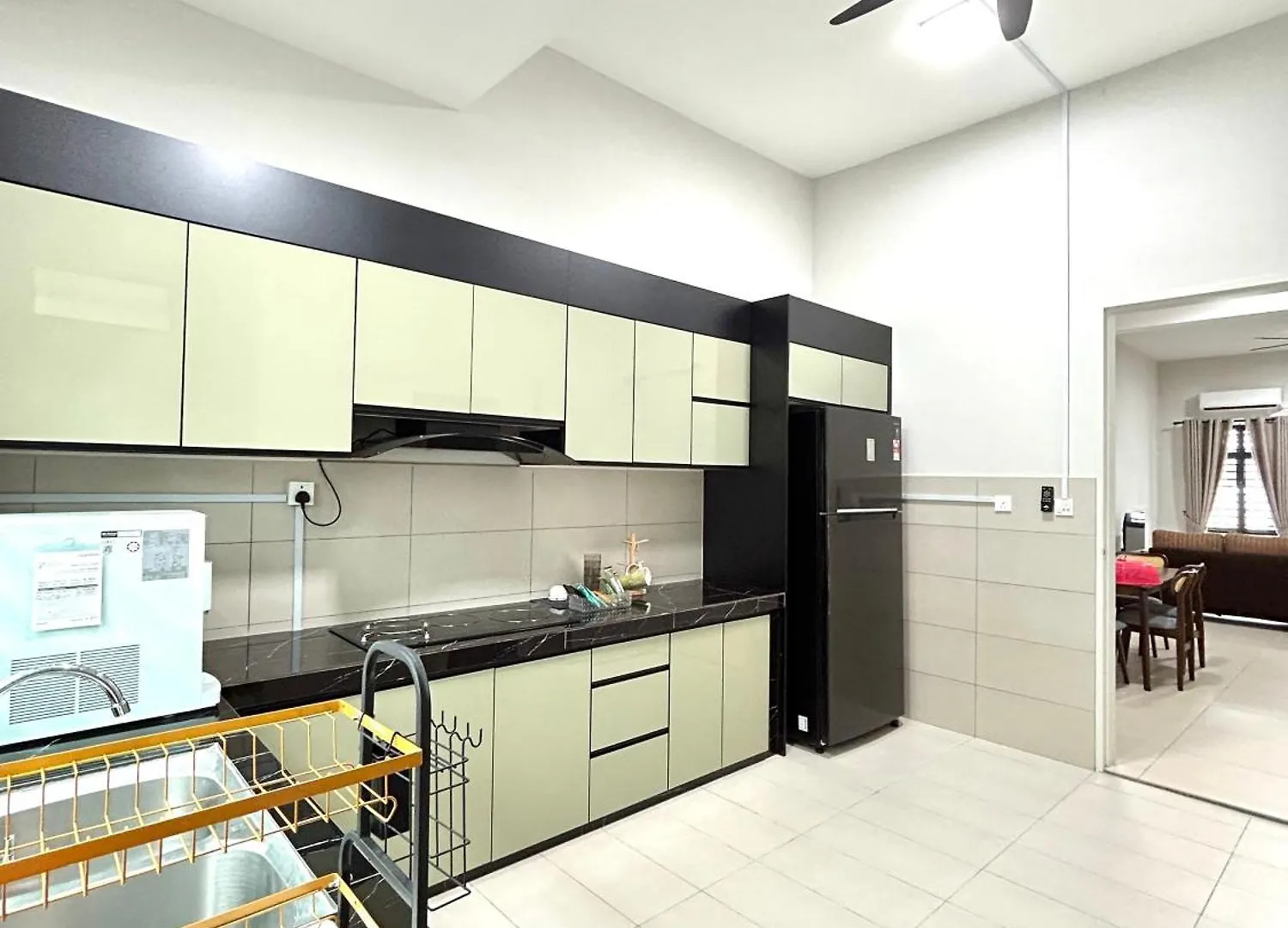 New Cozy 4-Bedroom Terrace Home Malacca