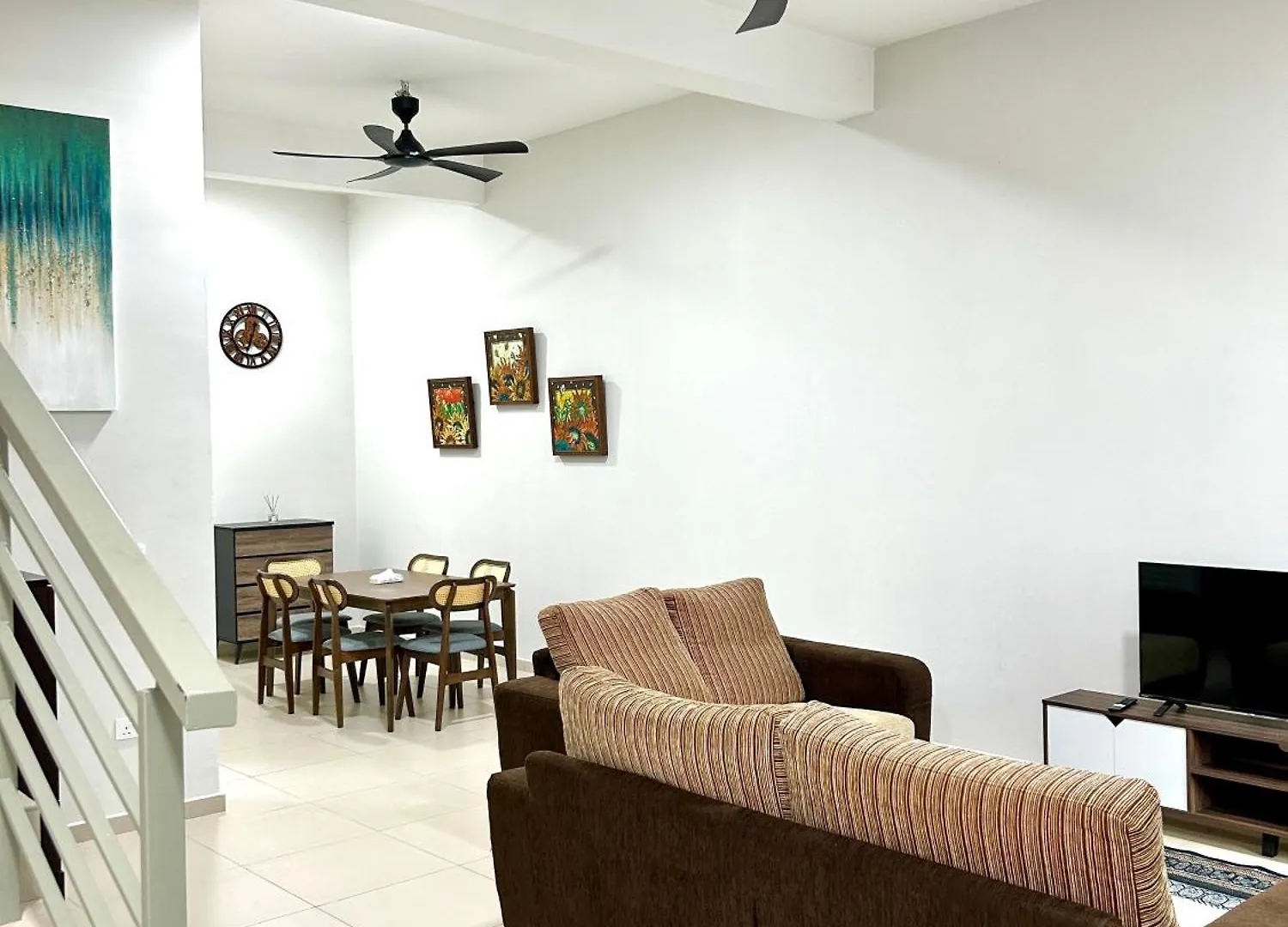 別荘 New Cozy 4-Bedroom Terrace Home Malacca マレーシア